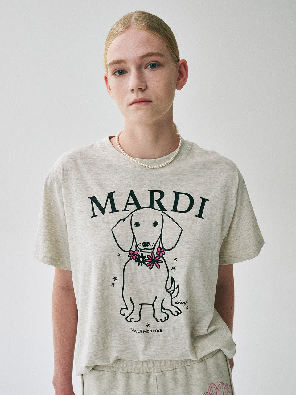 TSHIRT SWING THE TAIL DDANJI FLOWER NECKLACE_OATMEAL PINK