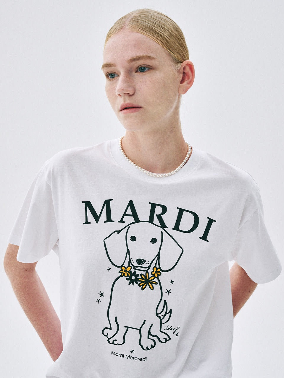 TSHIRT SWING THE TAIL DDANJI FLOWER NECKLACE_WHITE TANGERINE