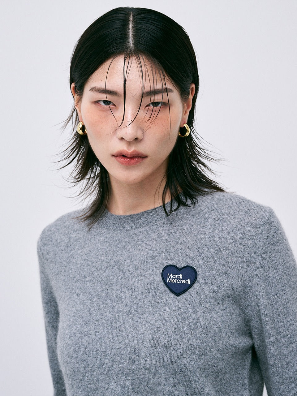 RACCOON BLENDED ROUND NECK HEART LOGO_GREY