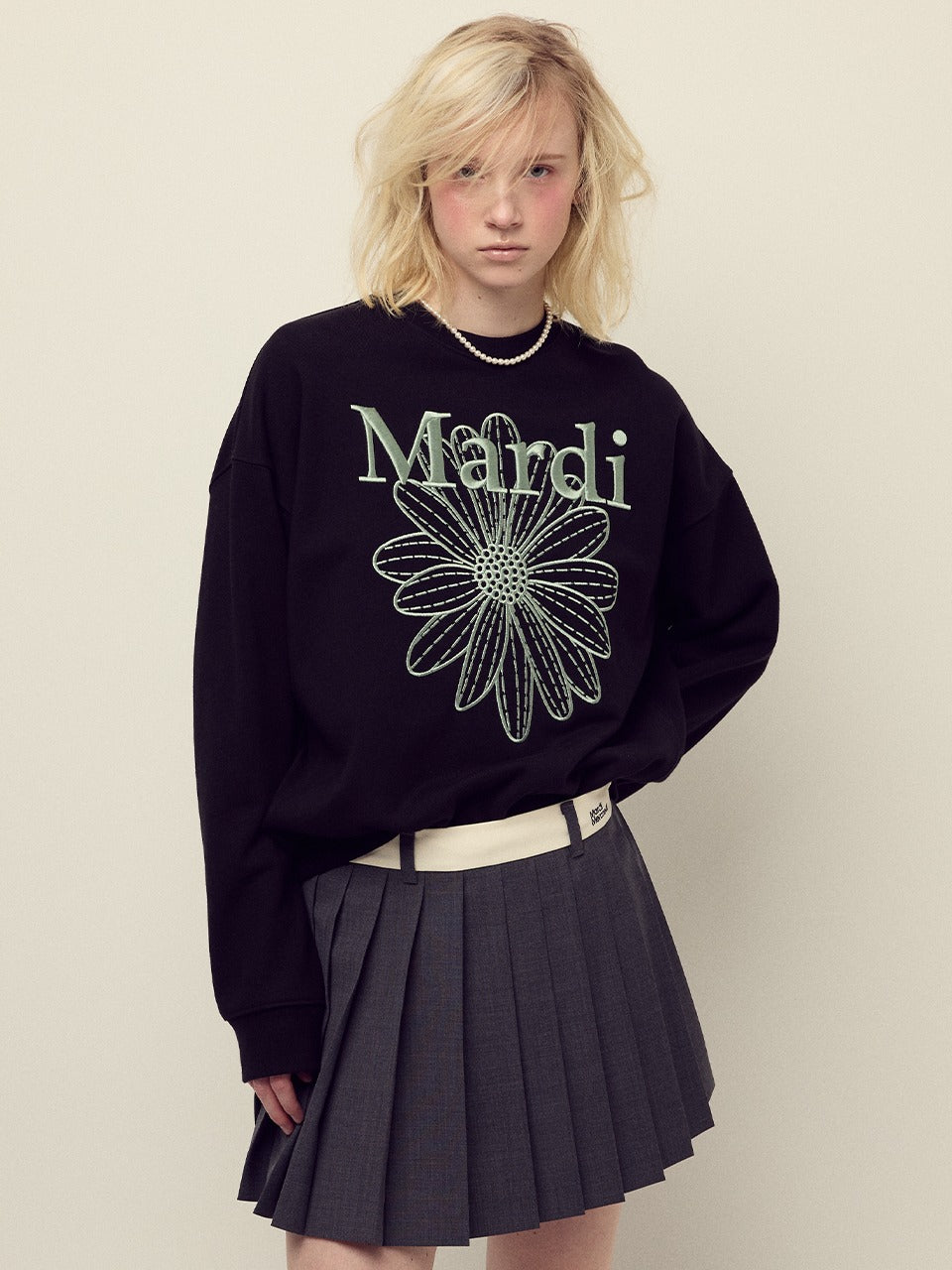 SWEATSHIRT FLOWERMARDI NEEDLEWORK_BLACK MINT