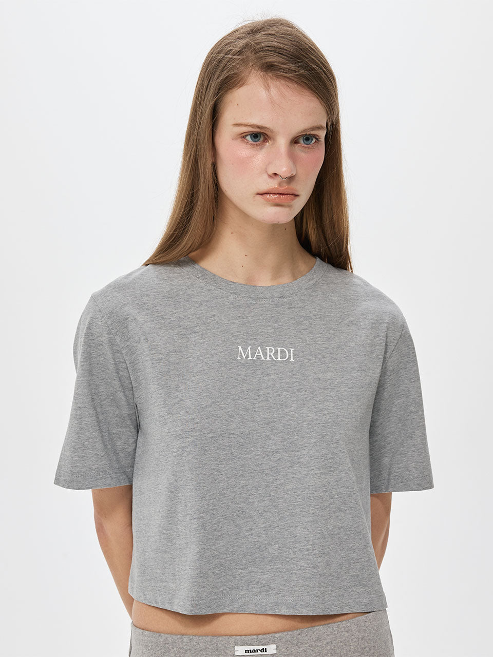 CROPPED BASIC TSHIRT MARDI SERIF LOGO_GREY