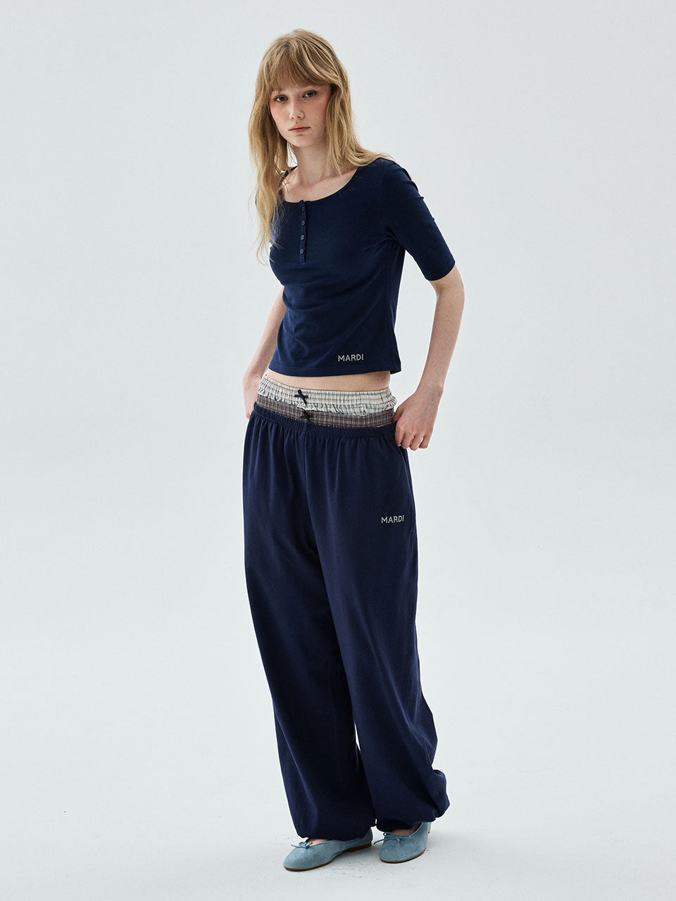 JOGGER PANTS MARDI LOGO HOTFIX_NAVY