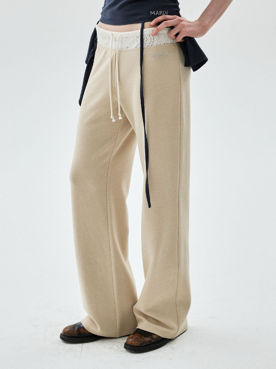 PANTS WAISTBAND LACE DETAIL_BEIGE
