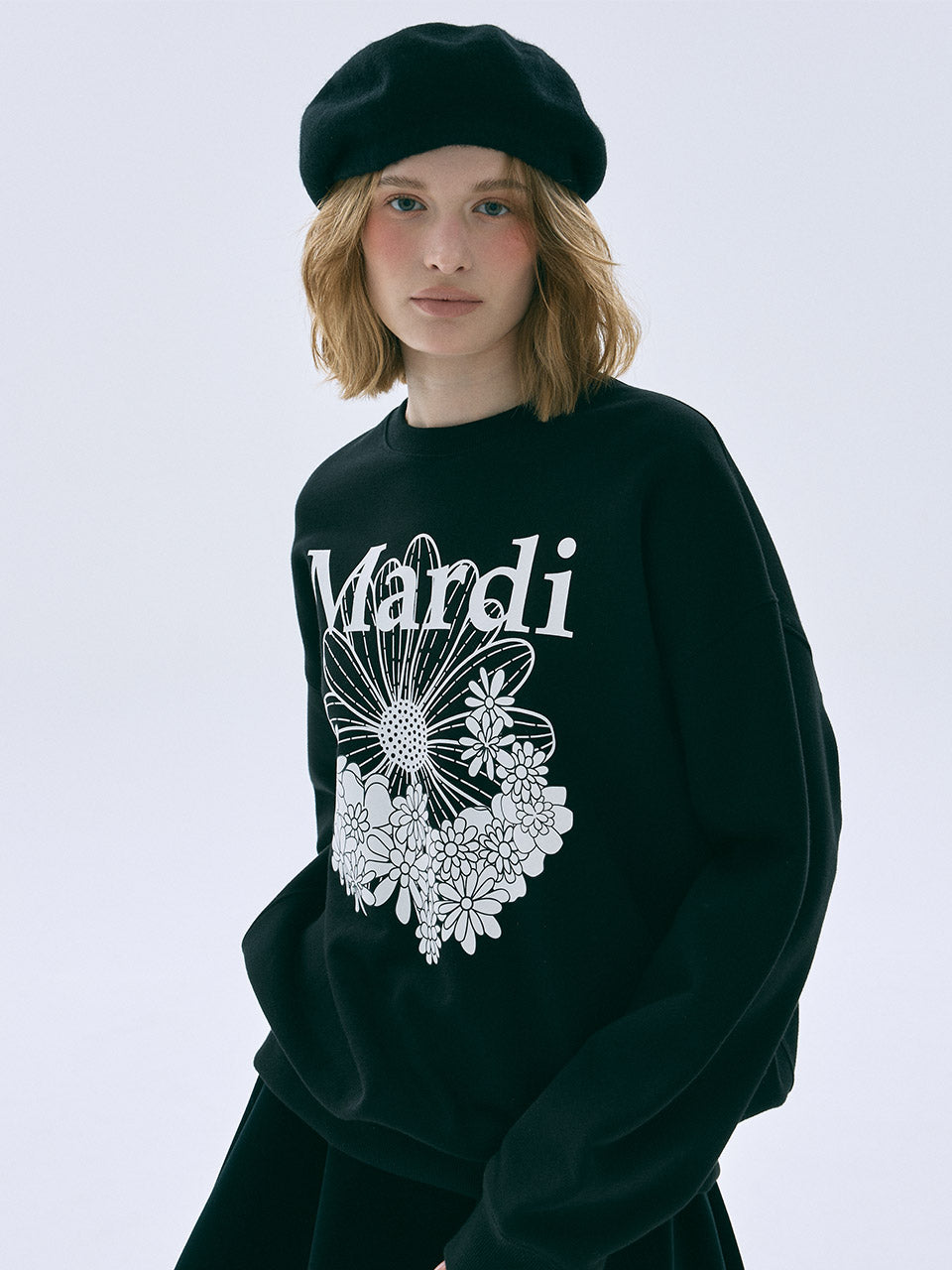 SWEATSHIRT FLOWERMARDI JARDIN_BLACK WHITE