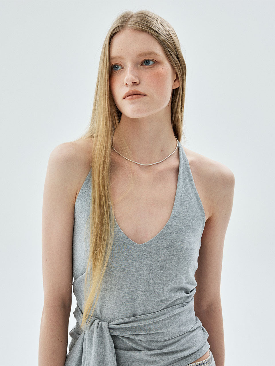 TOP HALTER NECK TIE DETAIL_GREY