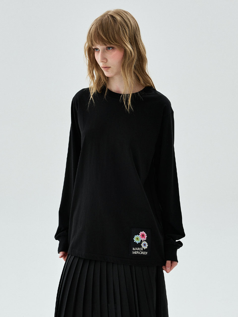 TSHIRT LONG SLEEVE FLOWER PATCH_BLACK