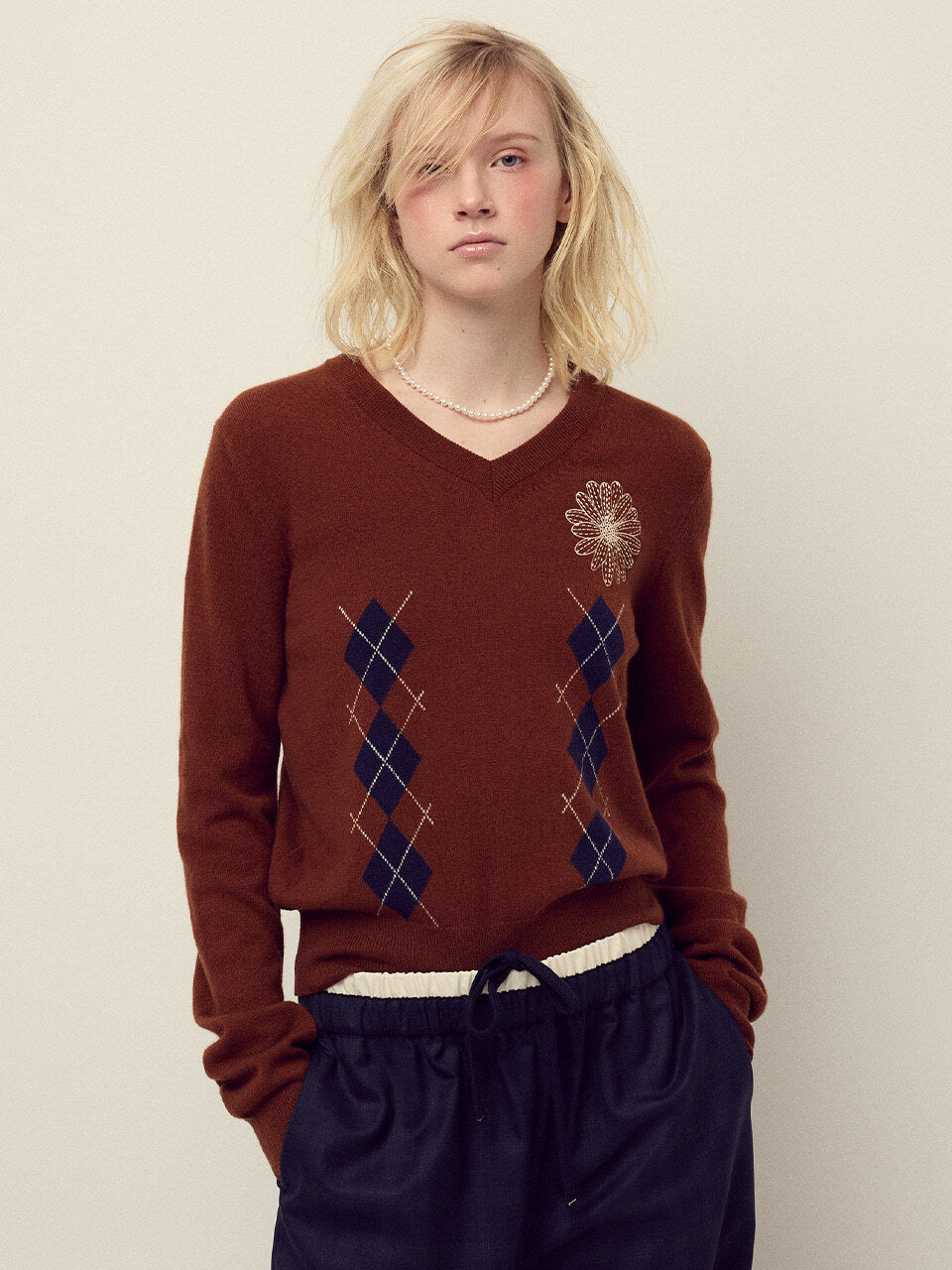 CASHMERE BLENDED V NECK ARGYLE_CHESTNUT IVORY