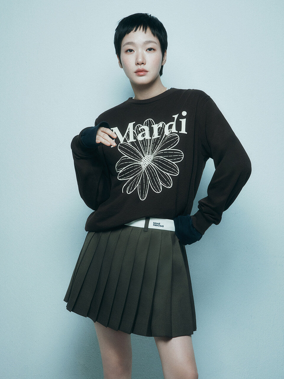[Available from Sep 1] WOOL PLEATED MINI SKIRT CONTRAST WAISTBAND_BROWN